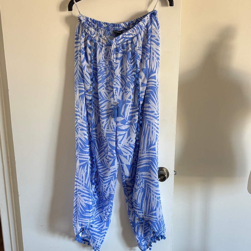 Blue Leaf Print Coverup Women's Pants
